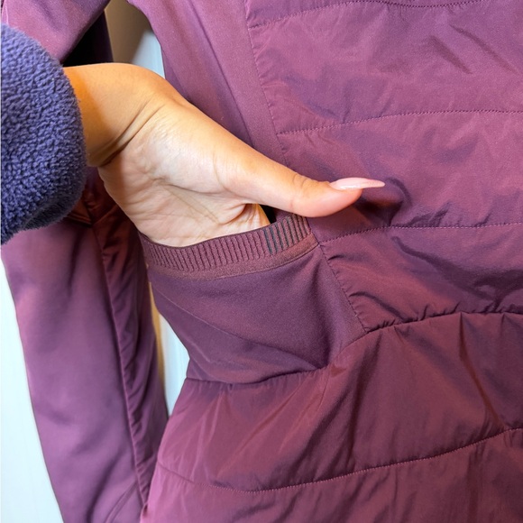 Lululemon DOWN FOR IT ALL JACKET 700 Down PrimaLoft Hoodie 4
burgandy - Picture 9 of 15